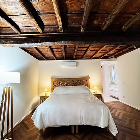 Navona Fox House 1